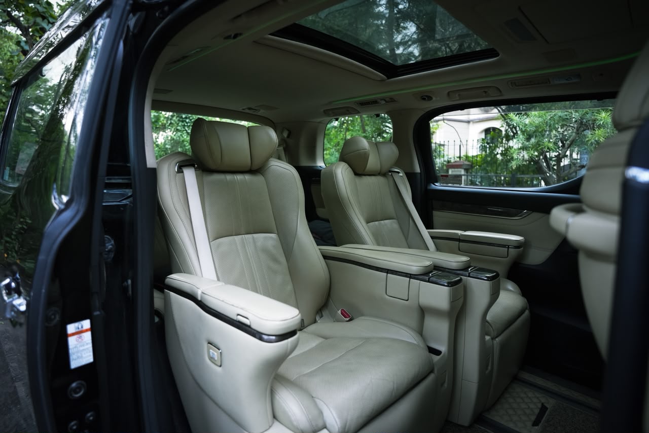 Toyota Vellfire Executive Lounge